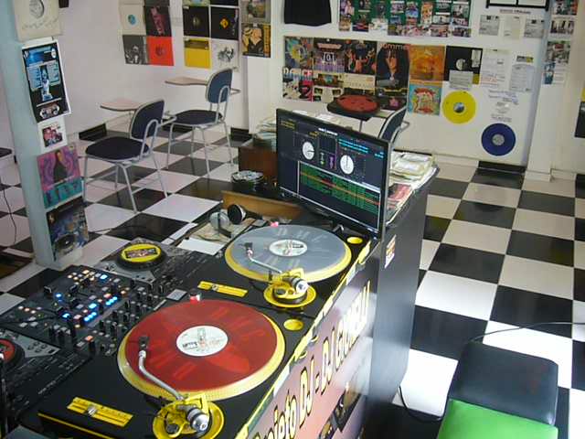 DJ GIOIELLI - História - Escola de DJ - Alunos - Cena DJ - Eventos com TOP DJS P1070210