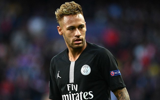 "Ninguém obrigou Neymar a assinar", afirma presidente do PSG Cdsut010