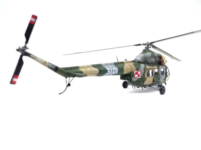 [VITRINE "Voler c'est mieux en double" ] Mil Mi-2 - Aeroplast - 1/48 Img_1165