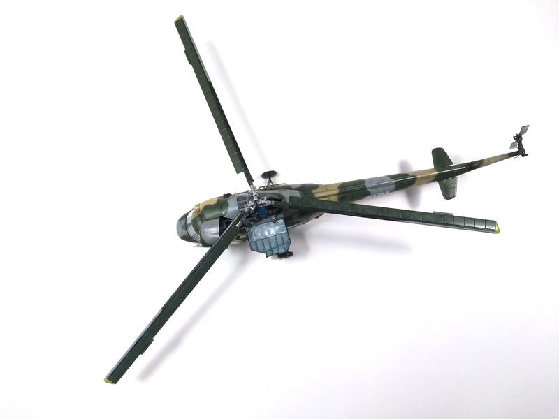 [VITRINE "Voler c'est mieux en double" ] Mil Mi-2 - Aeroplast - 1/48 Img_1199