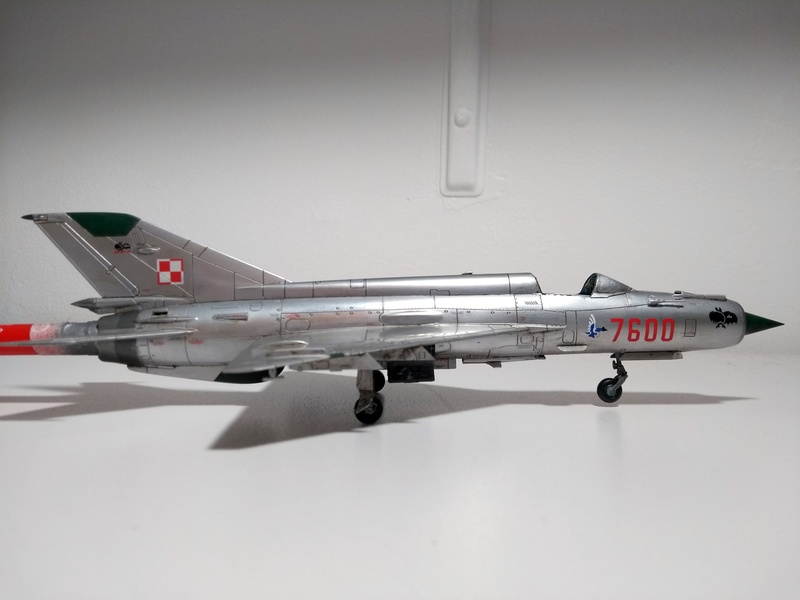 [Concours"L'Aviation Russe"]-Mig-21 MF - Eduard - 1/72 - Page 4 Img_2168