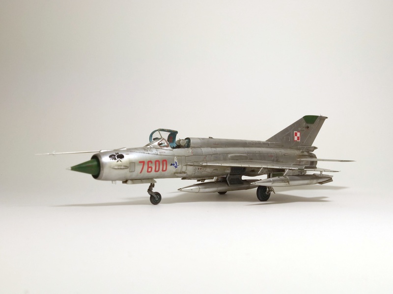 [Concours"L'Aviation Russe"]-Mig-21 MF - Eduard - 1/72 - Page 5 Img_2178