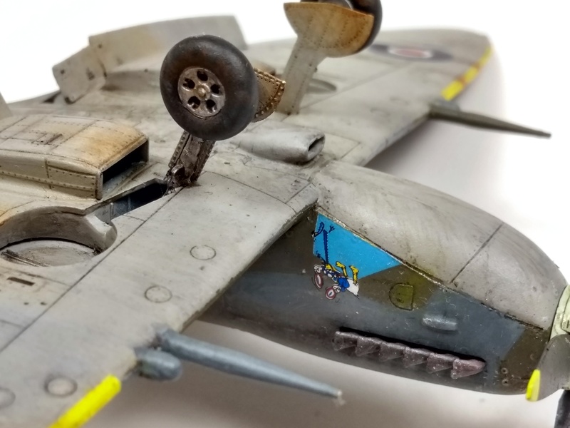 [Vitrine FAFL] Spitfire F MK IX - Eduard - 1/72 Img_2469