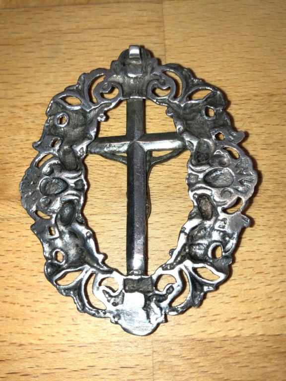 Interesting Silver Brooch/Pendant Crucifix - unknown silver mark Img_2210