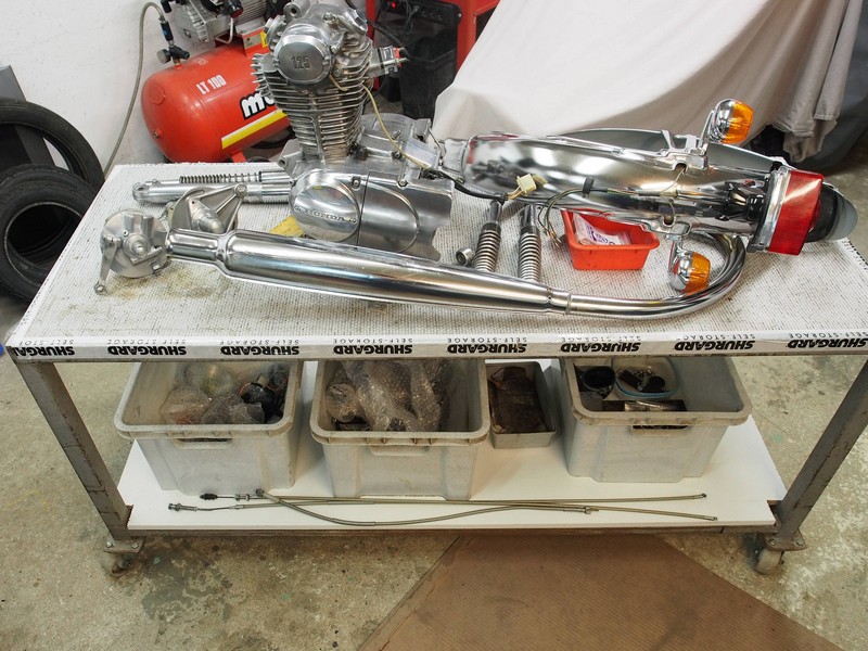 Restauration d'une Honda CB 125 S dans l'Oise Honda121