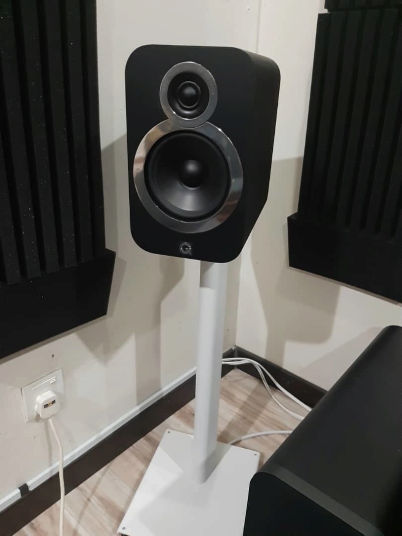 Q Acoustics 3020i speakers + 3000st speaker stand Whatsa12