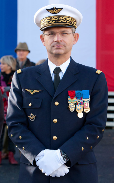 France: Général de l'armée de l'air Denis Mercier question décoration A1e39410