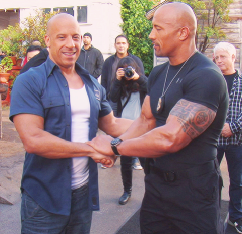 Cuánto mide Dwayne Johnson (The Rock)? - Altura - Real height