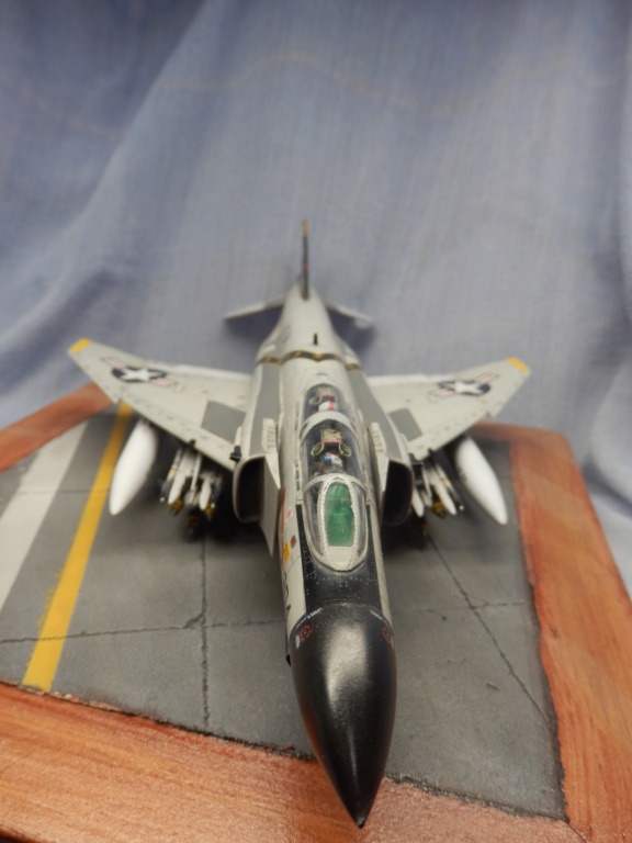 [Academy] McDonnell-Douglas F-4J Phantom II  1/72  Phanto11