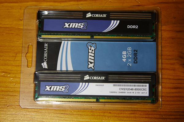 [Vendu] DDR2 PC8500 : 2*2 Go Corsair XMS2 + 2*1Go Mushkin Grx_0813