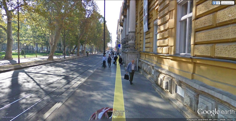 STREET VIEW : les Google bike se faufilent partout... Velo210