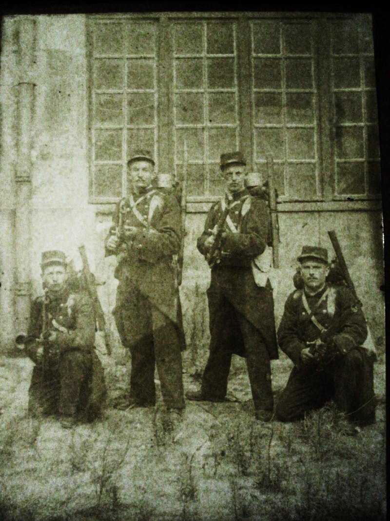 Photo militaires ancienne à identifier SVP Dsc07510