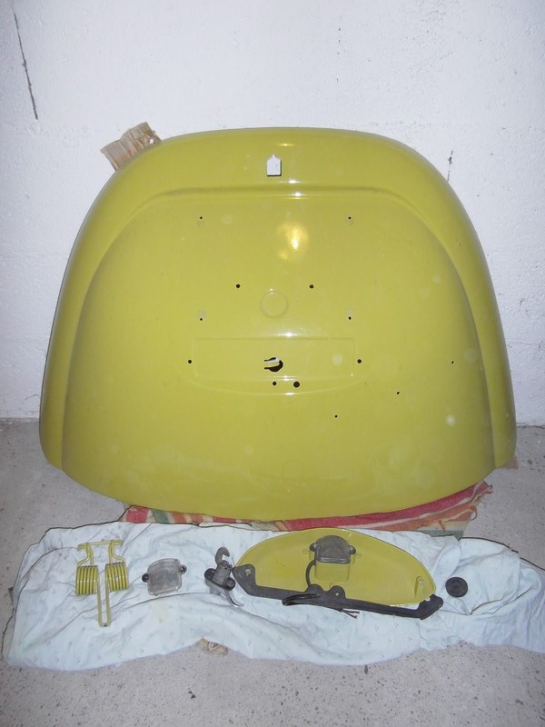 Capot arrière court complet peinture jaune texas neuve Imgp4810