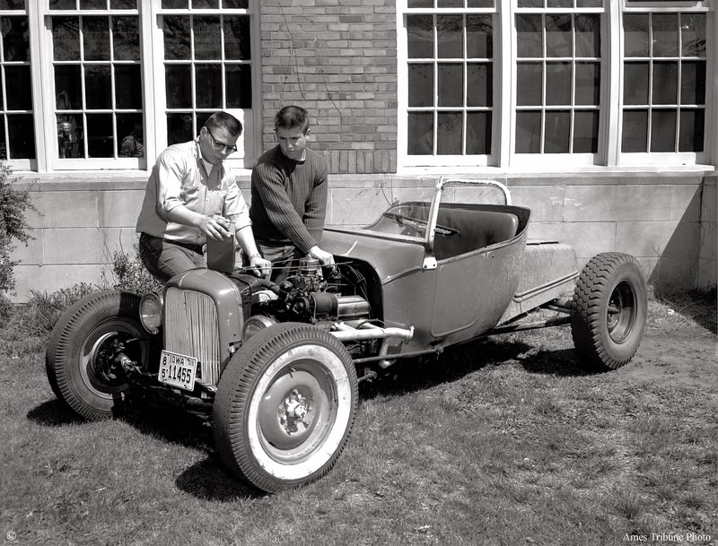 photo ancienne hot rod noir et blanc 25_19510