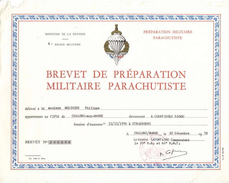 Le brevet prémilitaire parachutiste que 441.000 jeunes françaises et françaises ont mérité. Brevet10