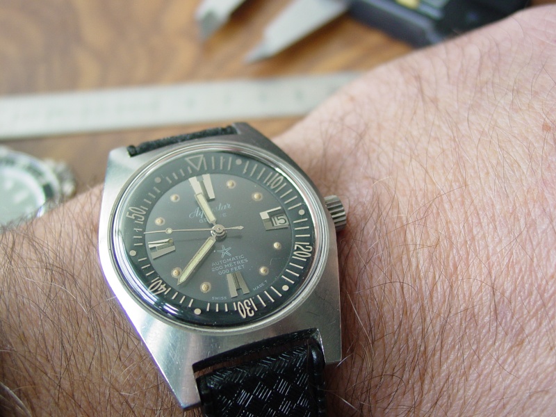 Une petite montre de plongée vintage …nouvelle ! Dsc08722