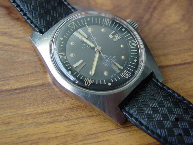 Une petite montre de plongée vintage …nouvelle ! Dsc08725
