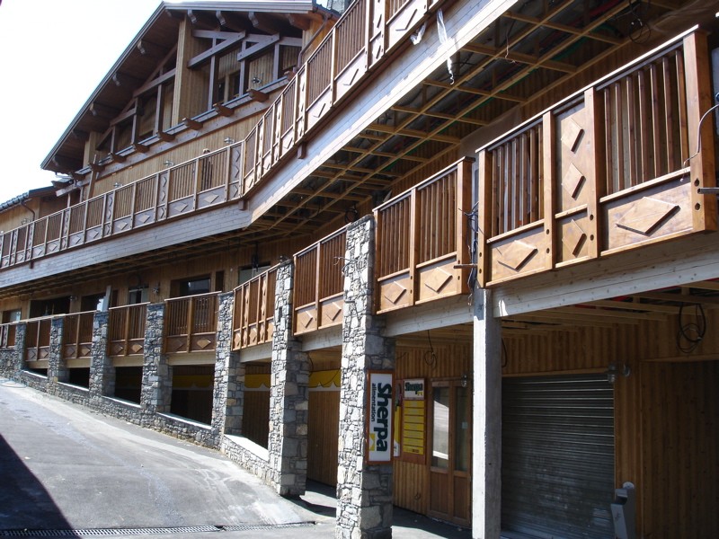 [LaRosière]Vaste programme de construction dans la station Dsc03460