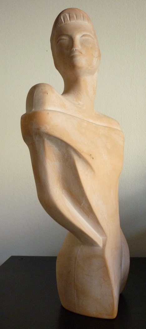 buste de femme en terre cuite moulée P1350211