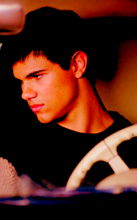 Taylor Lautner Avata128