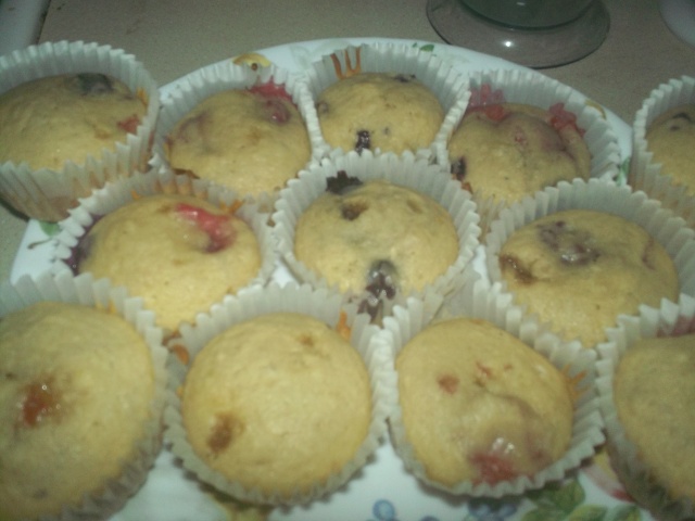 Muffins Explosions de Fruits de Tim Hortons... MAIS à ma manière! lol :) 100_3813