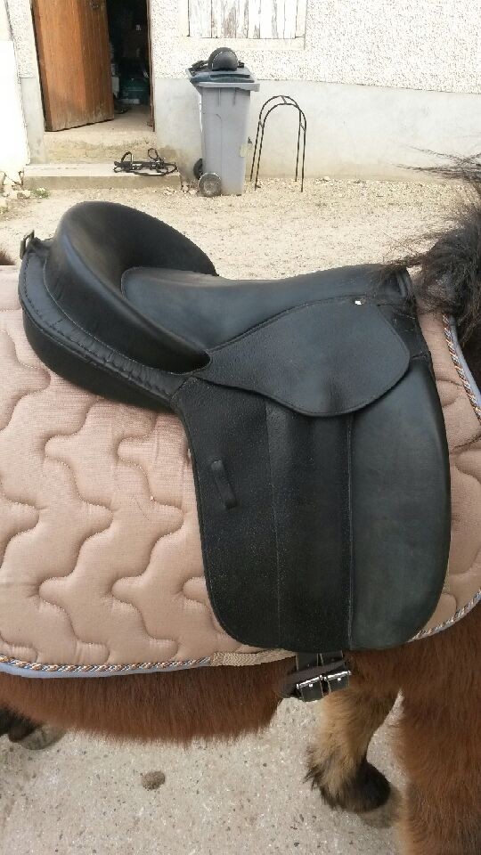 urgent : selle guy cantin dressage poney A B ou shet  Cantin10