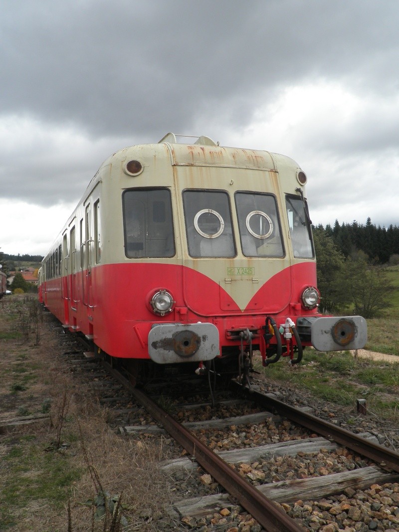 X 2807 - Photos du 2807 rouge du CFHF  Pb070020