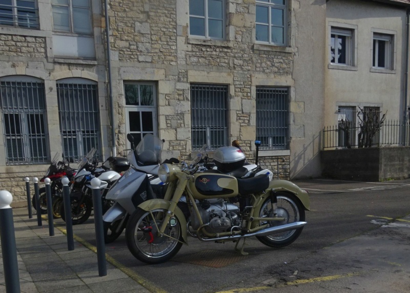 [PAGE] MOTOS & VELOS Mairie10