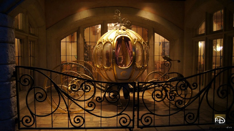 L'Auberge de Cendrillon (Disneyland Parc) Photon18