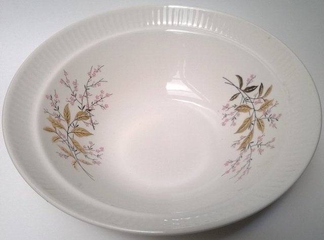 I'm sure this is a 4026 Fluted Rimmed Salad Bowl 4026_f10