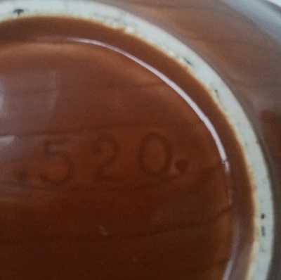 Who made this .520. ? Titian Pottery 1965 Ltd at Takanini did. 52010