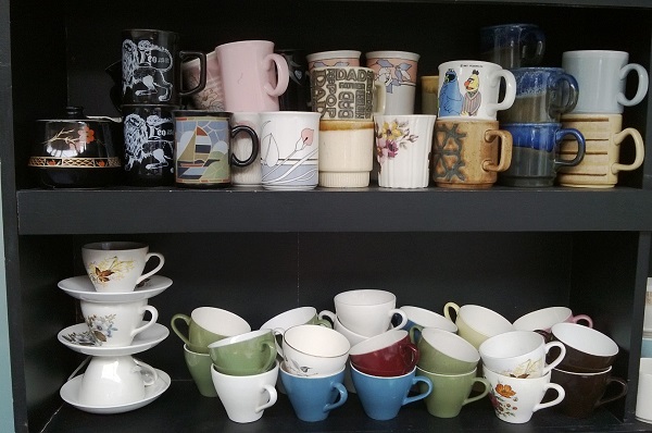 cups - I only collect Crown Lynn cups for research purposes .... Mugs_a10