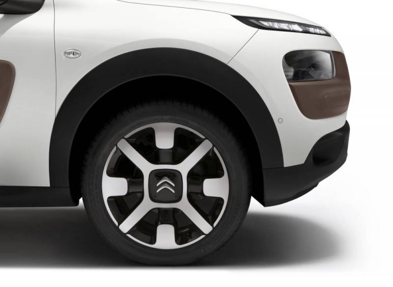 2014 - [FUTUR MODELE] Citroën C4 Cactus [E31] (photos p.54) - Page 33 24050112