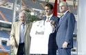 Mesfushori i Hamburgut, Van Der Vaart transferohet tek Reali Madridit Presen11