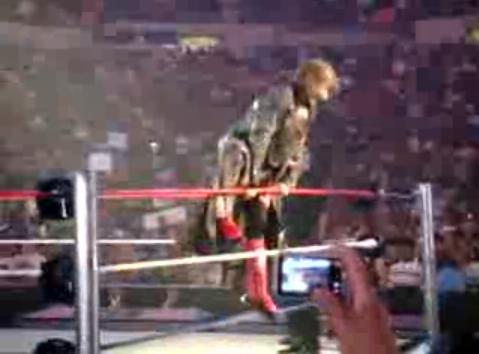 Ladder match Number one contender por el Us championship (Triple Treaht match)  Edge Vs The Undertaker Vs Matt Hardy Edge_410