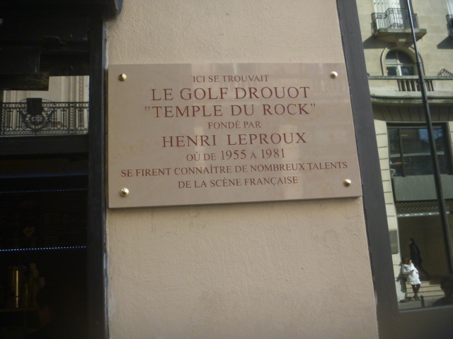 Pour la Pose d un plaque , sur l immeuble 2 Rue Drouot  P1090410