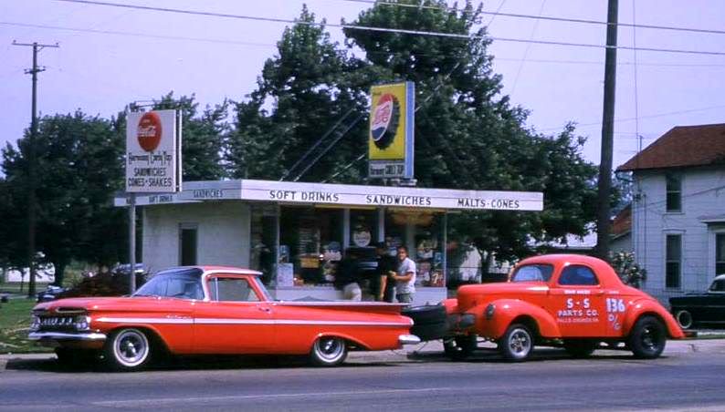 Old Gas Stations, Hotels and Car Hop Pics - Page 19 42977_10