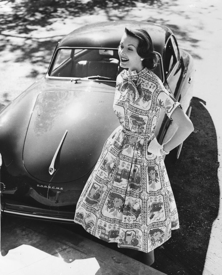 des jolies filles et des porsches - Page 28 7b382d10