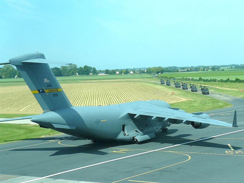 archives Caen 2009 (C 17 USAF) P1080422