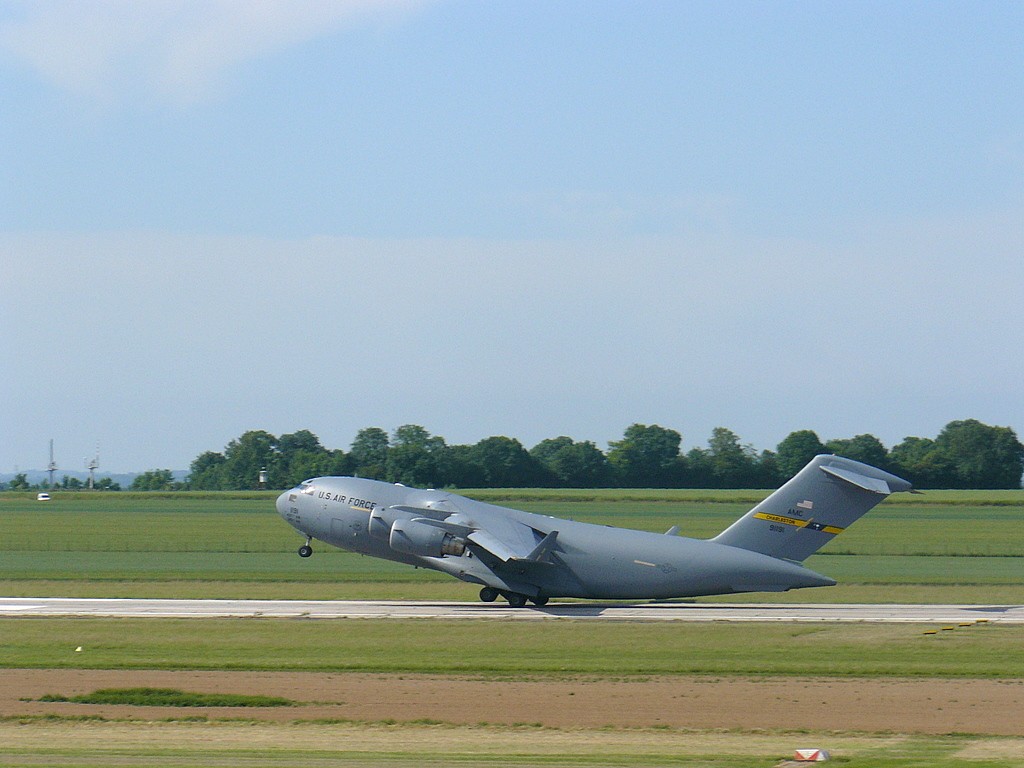 archives Caen 2009 (C 17 USAF) P1080423