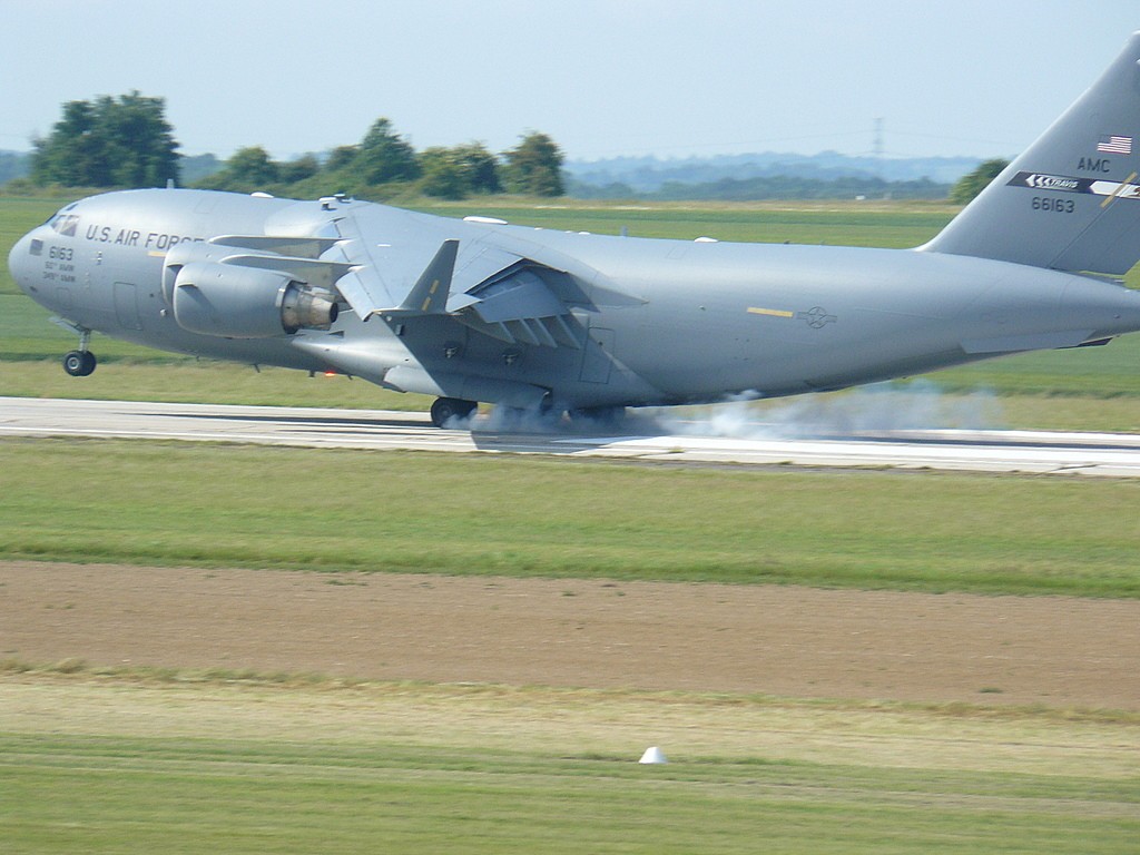 archives Caen 2009 (C 17 USAF) P1080424
