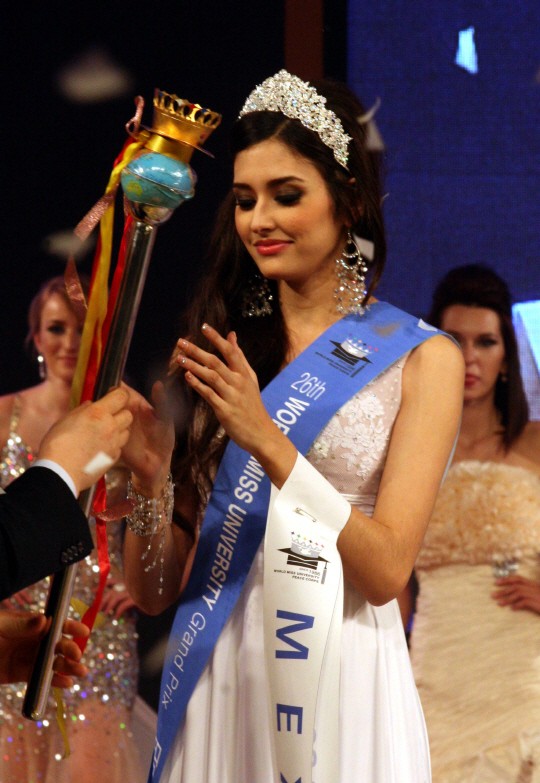  World Miss University 2013/2014 - Mexico won Ps140110