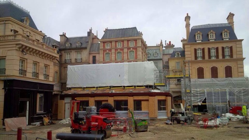 Construction du Dark Ride  "Ratatouille - L'Aventure Totalement Toquée de Rémy "pour 2014 - Page 36 10104810