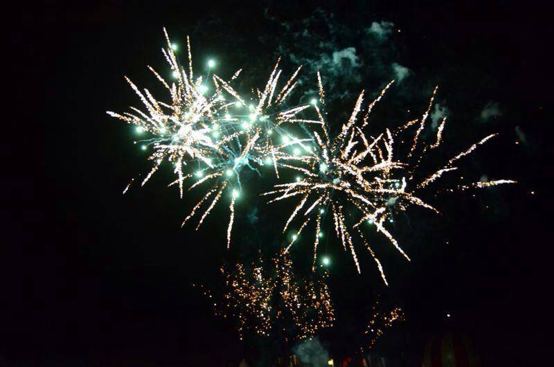 Mickey’s Magical Fireworks & Bonfire  le 4 , 6 et 8 novembre 2013 - Page 6 13951410