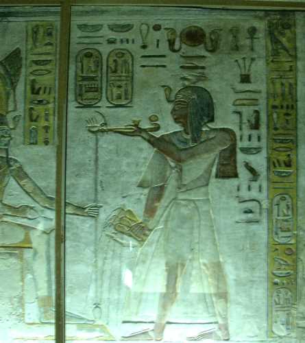 Les tombes des pharaons Pb152610