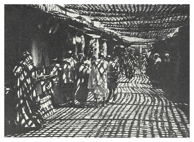 LE MAROC ET SES VILLES D'ART, TANGER, FES ET MEKNES - Page 4 Fscan_79