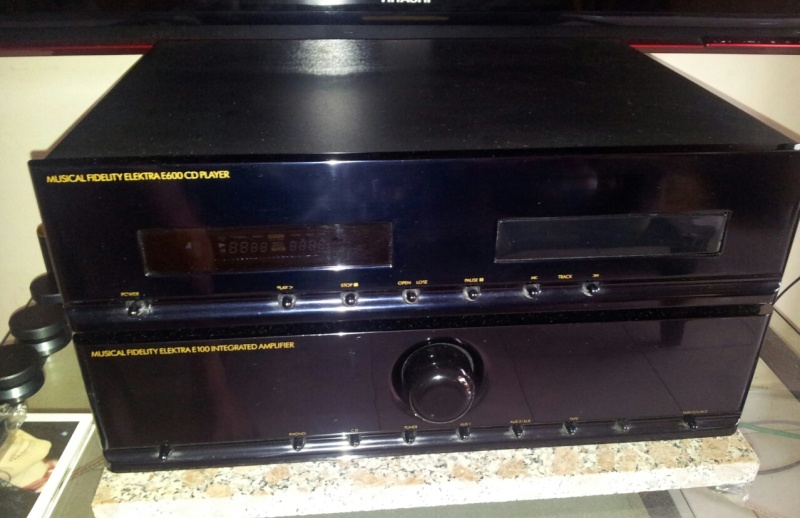 Musical Fidelity Elektra E100 Integrated Amplifier & Musical Fidelity Elektra E600 CD Player Made In England (Used)  Mf110