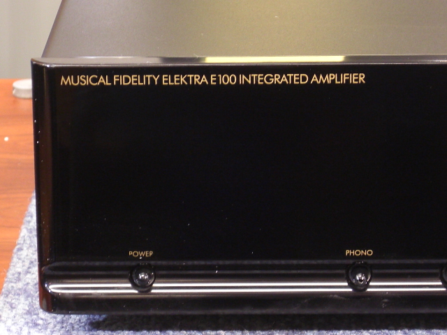 Musical Fidelity Elektra E100 Integrated Amplifier & Musical Fidelity Elektra E600 CD Player Made In England (Used)  Mf710