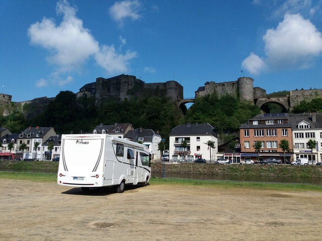 Bouillon - Parking Sépulcrines rue du Collège - NOUVEAU : BARRE DE HAUTEUR 2.2 M 20180612