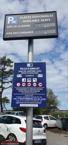 Anglet (64) - 2 Aires de stationnement et services + 1 parking jour 20190835